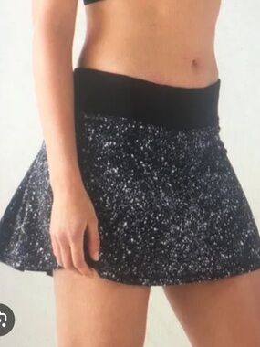 Lululemon Circuit Breaker Skort Tall Size 8 Black White Tennis Running